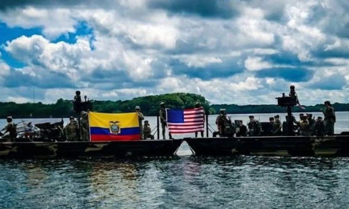 Comando Sur de EE.UU. visita Esmeraldas para fortalecer cooperación con Armada del Ecuador