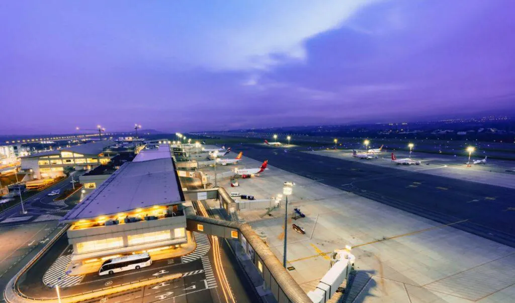 Aeropuerto Mariscal Sucre de Quito retoma operaciones tras mantenimiento