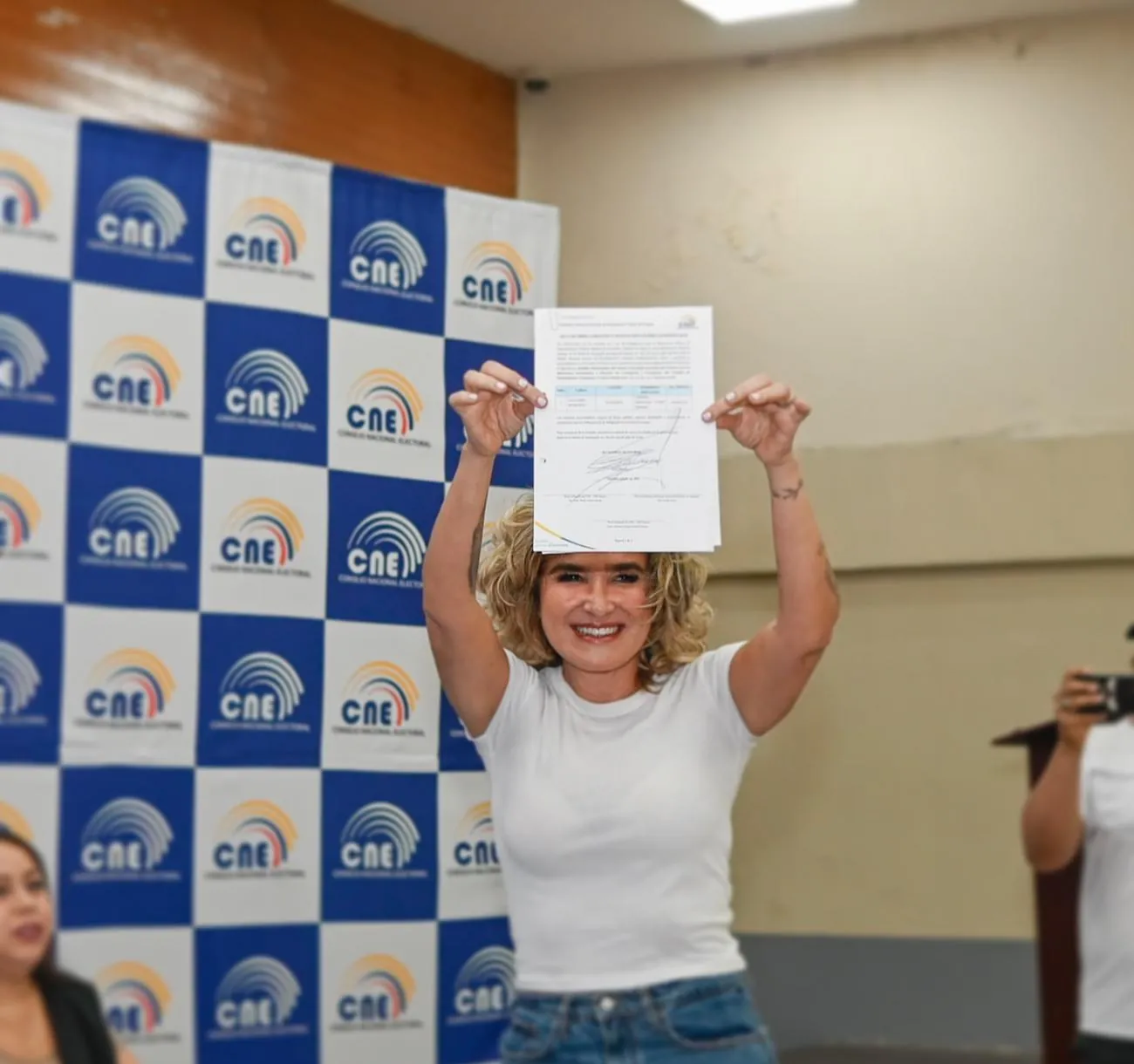 Cynthia Viteri oficializa precandidatura a Guayaquil