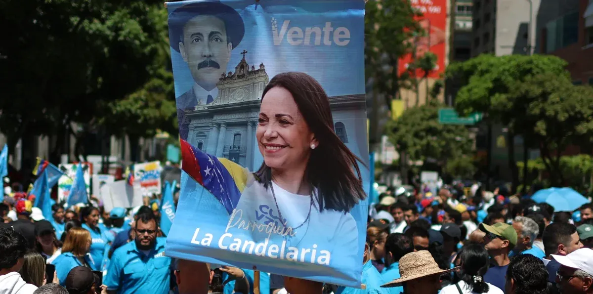 Cientos de venezolanos exigen elecciones y el regreso de María Corina Machado a su país