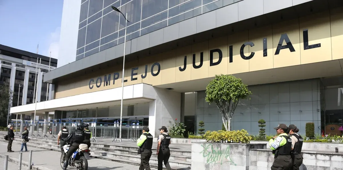 Caso Triple A: tribunal autoriza a esposa de Aquiles Álvarez asistirlo durante el juicio