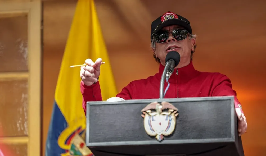 Petro propone que la investidura de De la Espriella como presidente se haga en Miami
