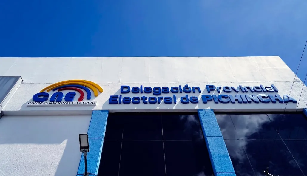 CNE rechaza la entrega de formularios para impulsar revocatoria contra Daniel Noboa y María José Pinto
