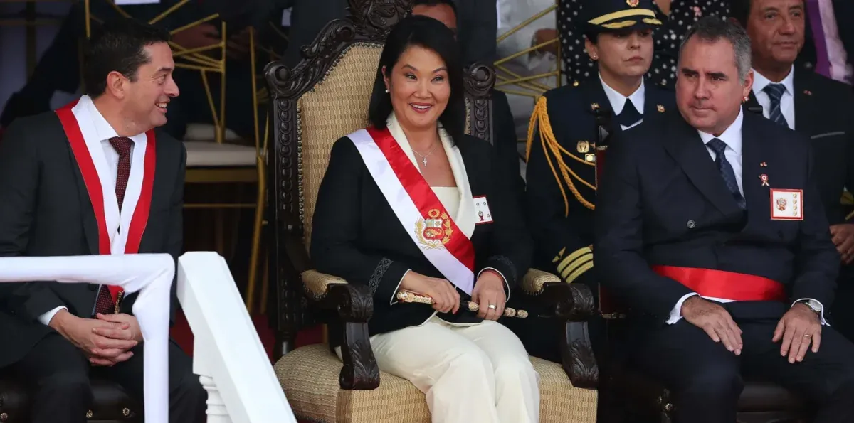 Keiko Fujimori es reconocida como jefa suprema de las Fuerzas Armadas y la Policía de Perú