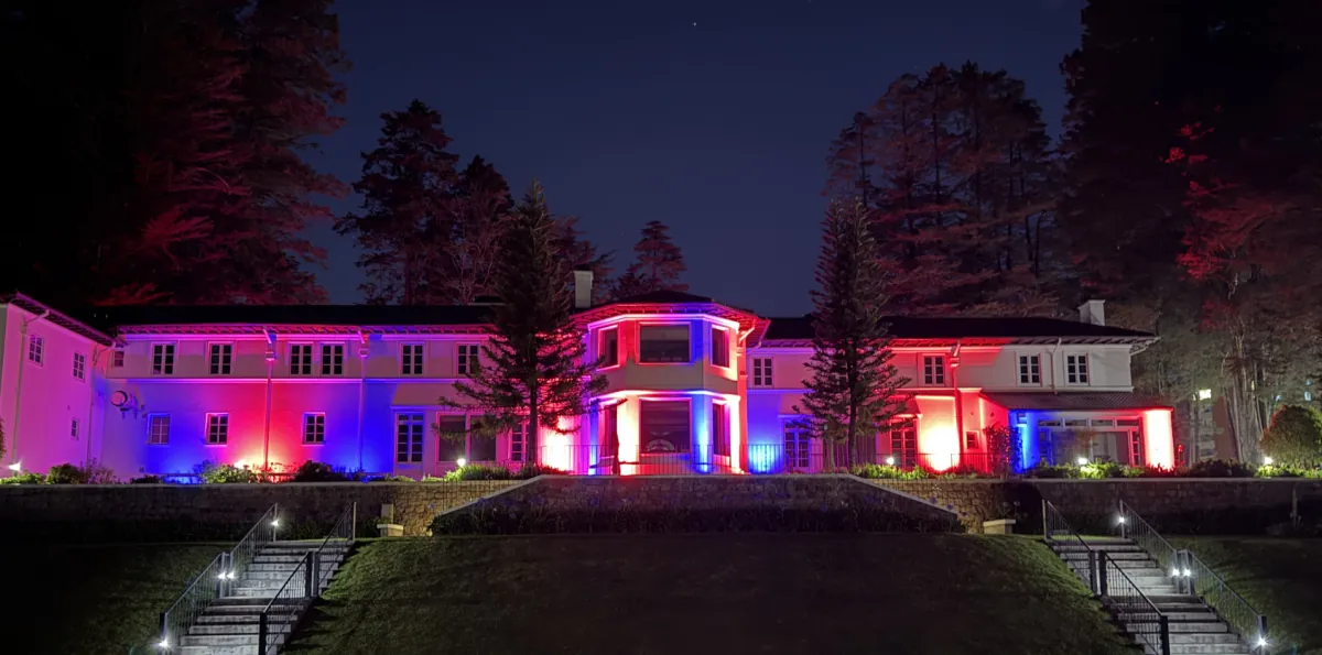 Los 250 años de Independencia de Estados Unidos también se celebran en Ecuador con iluminación de monumentos y edificios