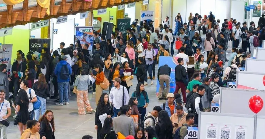 4.000 vacantes se ofertan este viernes en una feria de empleo en Quito, pero se debe obtener un turno para asistir