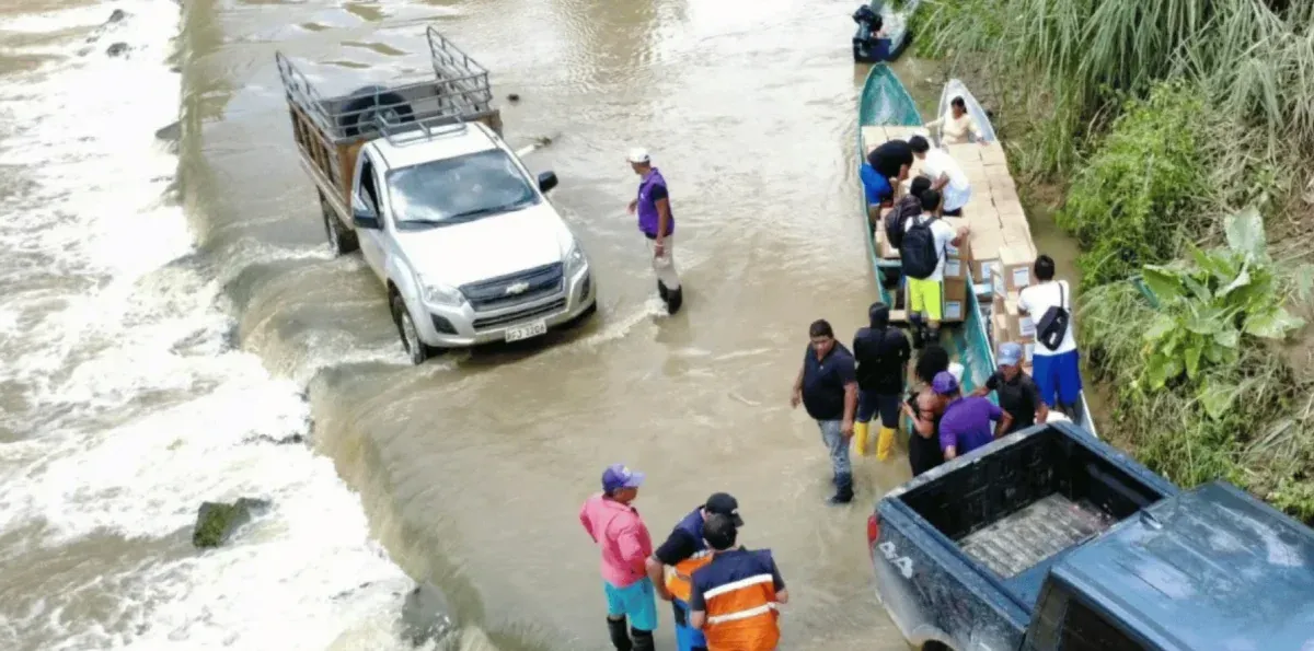 Desbordamiento de ríos afecta a tres provincias de Ecuador este 19 de octubre