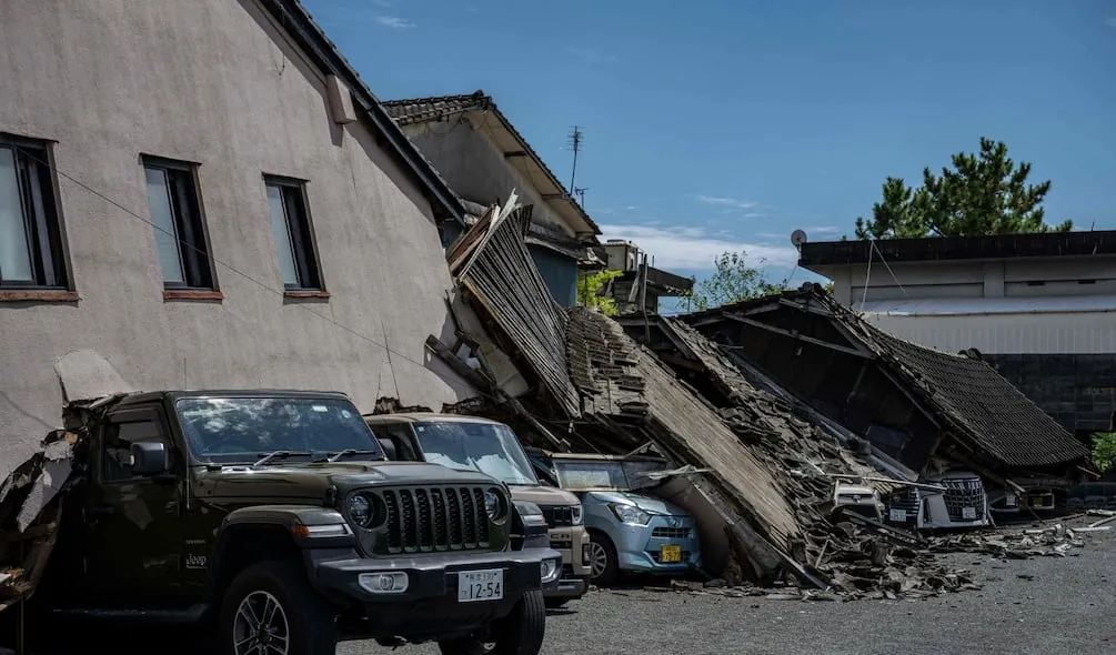 Buscan sobrevivientes tras sismo que mató al menos a 13 personas en Japón