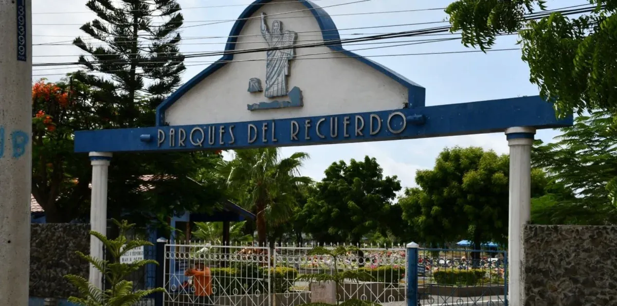Hermano de alias 'Fito' fue sepultado bajo fuerte resguardo policial en Manta