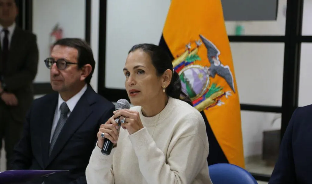 Comisión recomienda archivar juicio político a Inés Manzano