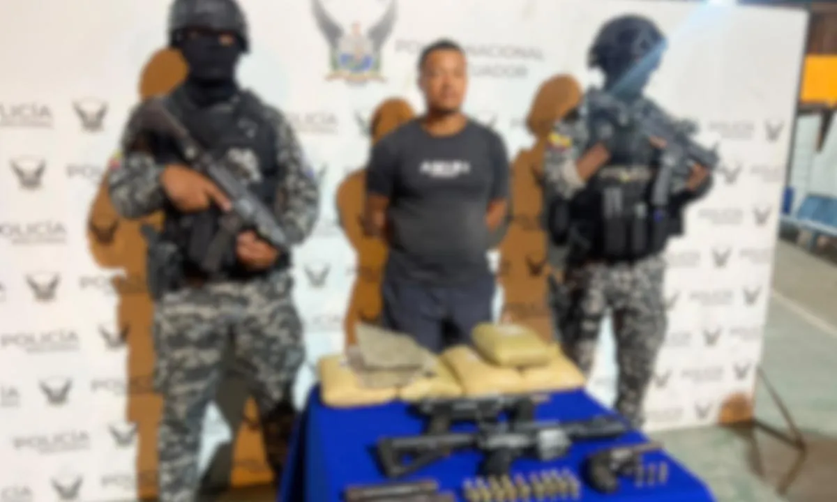 Cae alias ‘El Gato’ con armas y droga en Esmeraldas