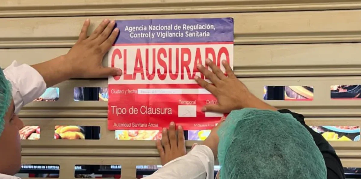 Clausuran pastelería en Guayaquil tras hallar insectos y malas condiciones sanitarias