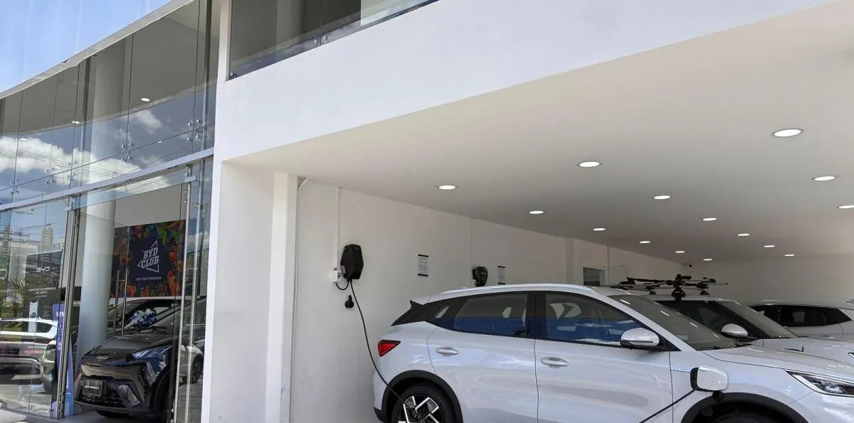 Mercado automotor cerró el primer semestre con cifras récord de ventas; las de carros eléctricos se triplicaron