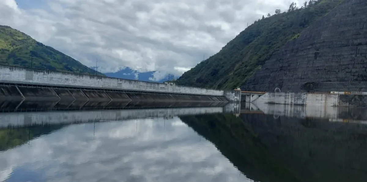 Mazar entra en mantenimiento y Celec descarta cortes de luz en Ecuador