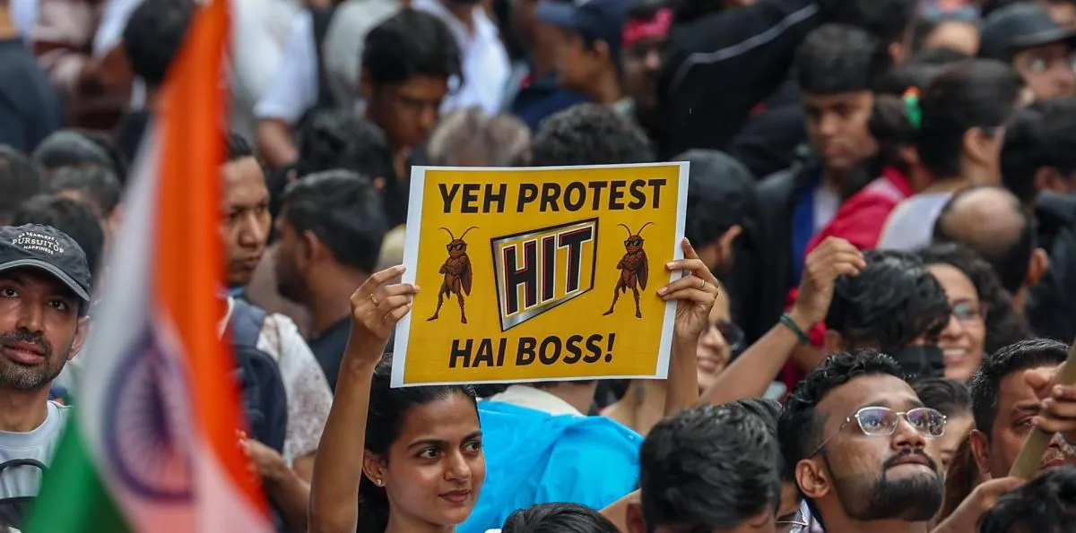 El movimiento 'Cucarachas' de la India logró sacar al ministro de Educación, claves para entender esta protesta de la generación Z