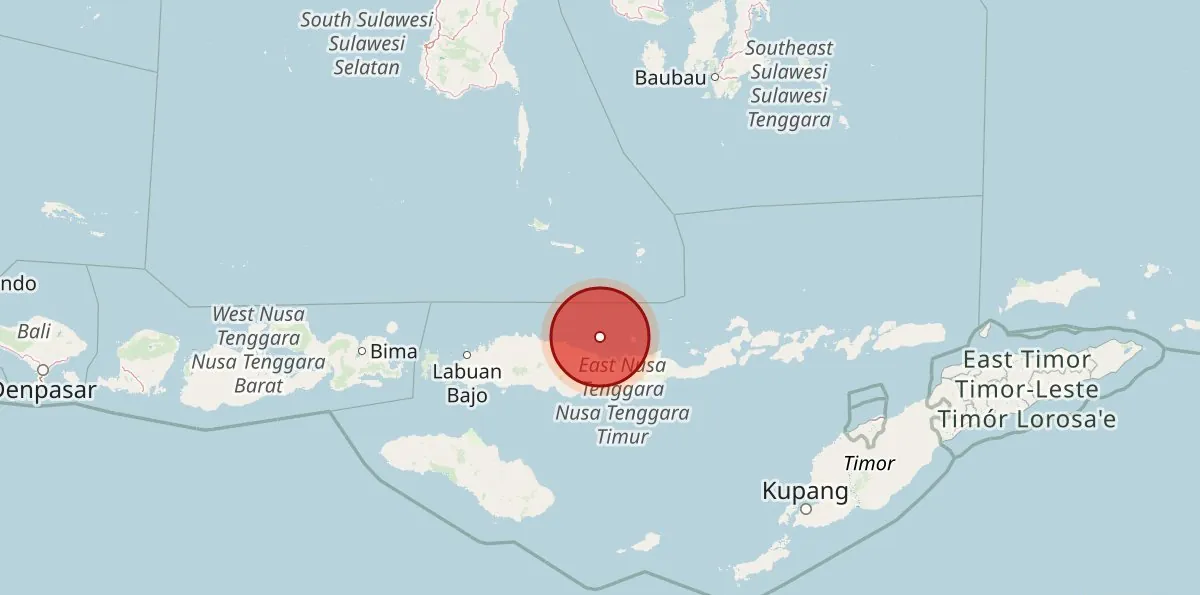 Un terremoto de magnitud 7,7 sacude el este de Indonesia y genera alerta de tsunami