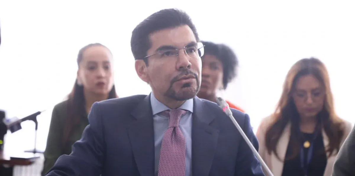 Fiscal Carlos Alarcón dice que la suspensión de Amigo fue decisión del TCE, no de la Fiscalía