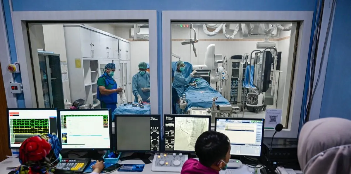 Telecirugía entre Ecuador y China rompe récord Guinness con una operación a más de 35.000 kilómetros