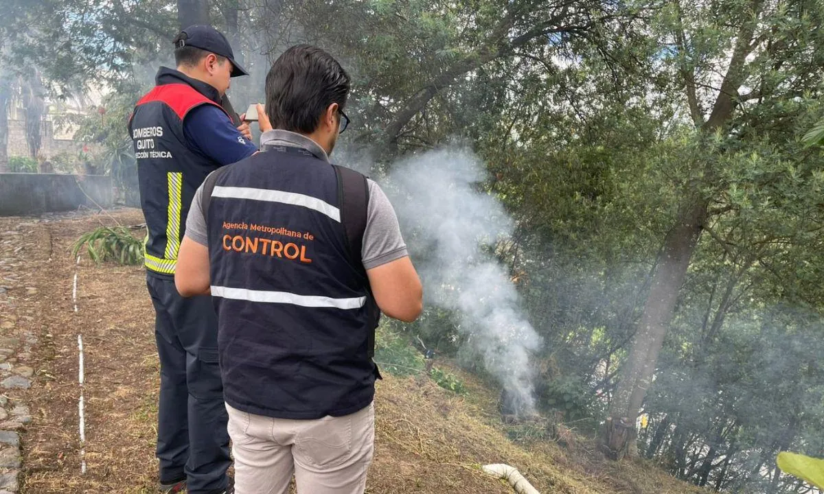 Quito sancionó a 63 personas por quemas a cielo abierto; estas son las multas