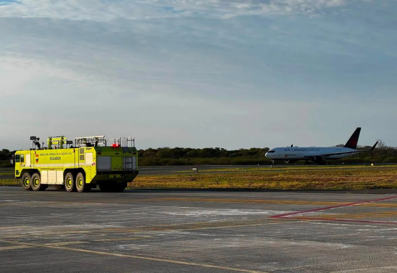 Avión canadiense de carga aterriza de emergencia en aeropuerto de Manta
