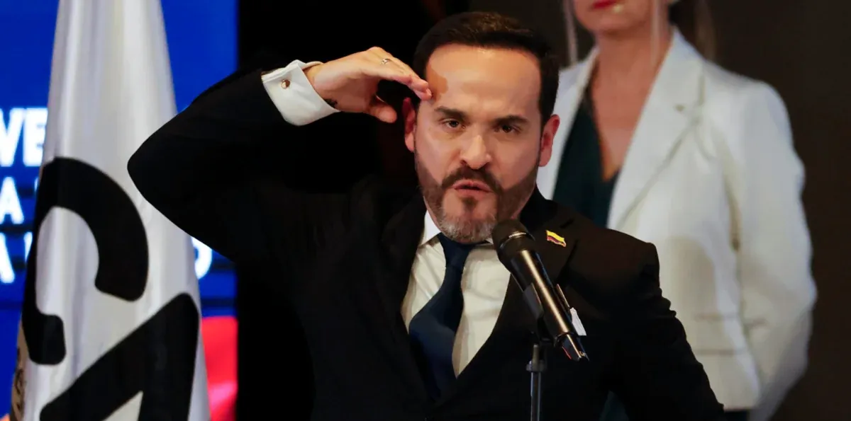 De la Espriella paraliza el empalme con Petro a un mes del cambio de mando