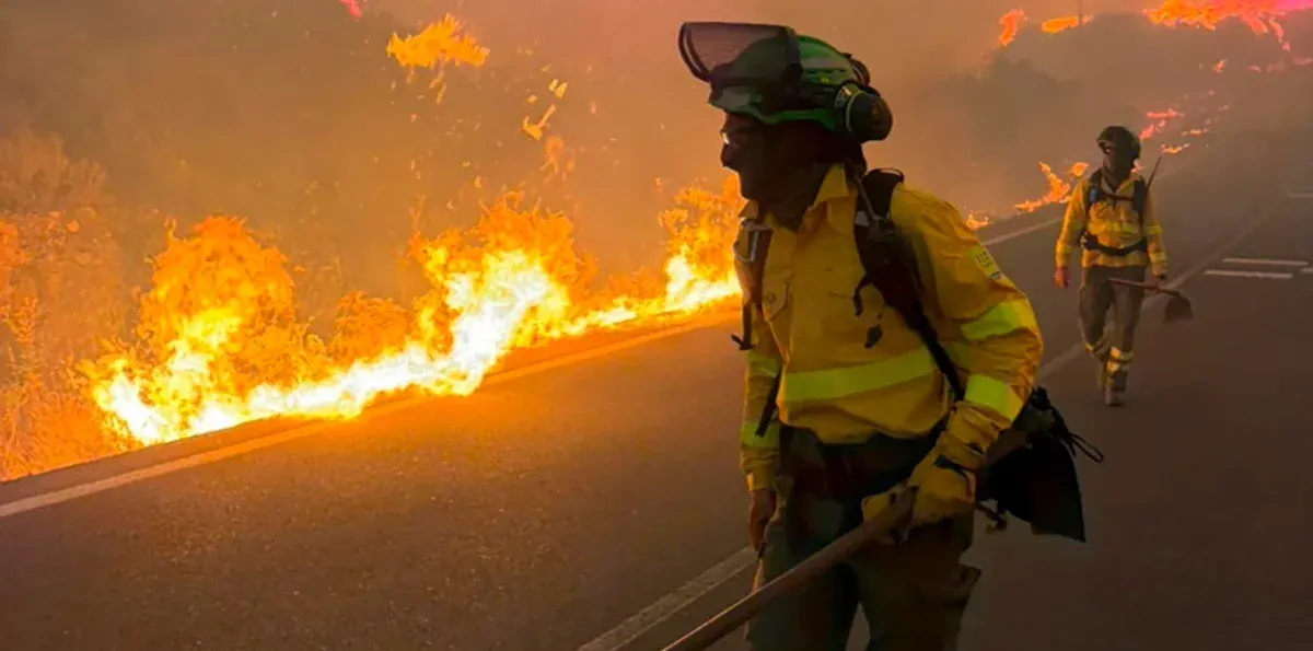 Confirman que hay 12 fallecidos en el incendio del suroeste español y ya son 23 los no localizados