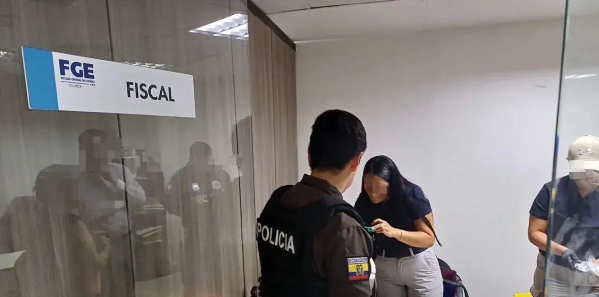 Allanan oficina de una fiscal en Guayaquil tras denuncia de John Reimberg