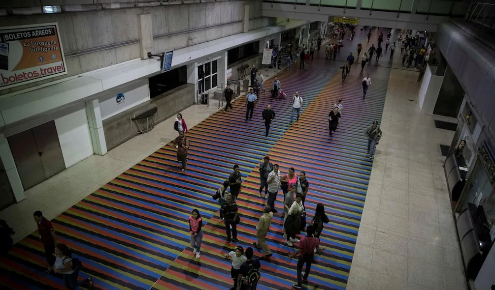 Venezuela anuncia una alianza internacional para reconstruir el aeropuerto de Maiquetía tras el terremoto