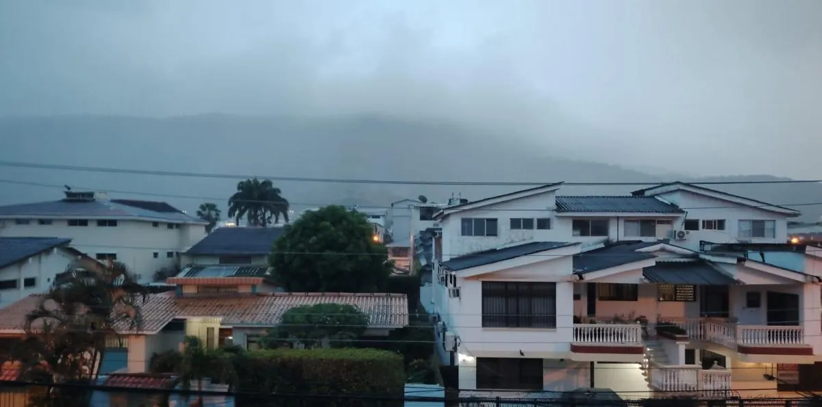 Guayaquil y varias zonas de la Costa presentan lluvias en medio de altas temperaturas en Ecuador