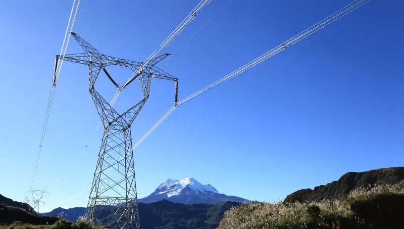 Colombia oficializa la reanudación de exportación de energía con Ecuador