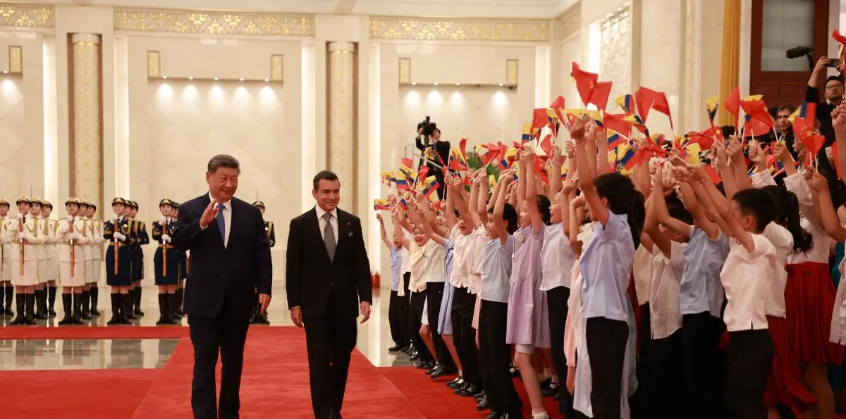 Xi defiende "independencia" de Latinoamérica al recibir al presidente Daniel Noboa en China