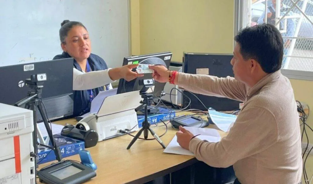 Nuevo sistema de la ANT permite adelantar el trámite de la licencia de conducir en Ecuador