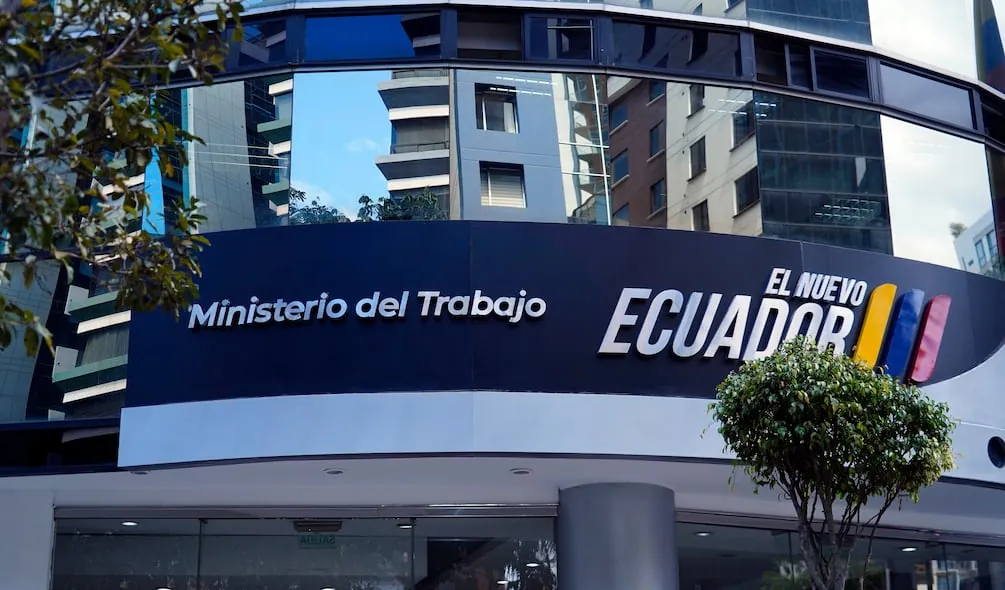 Ministerio del Trabajo dispone recargo del 100 % para quienes trabajaron del 26 de junio, día que se suspendió la jornada laboral
