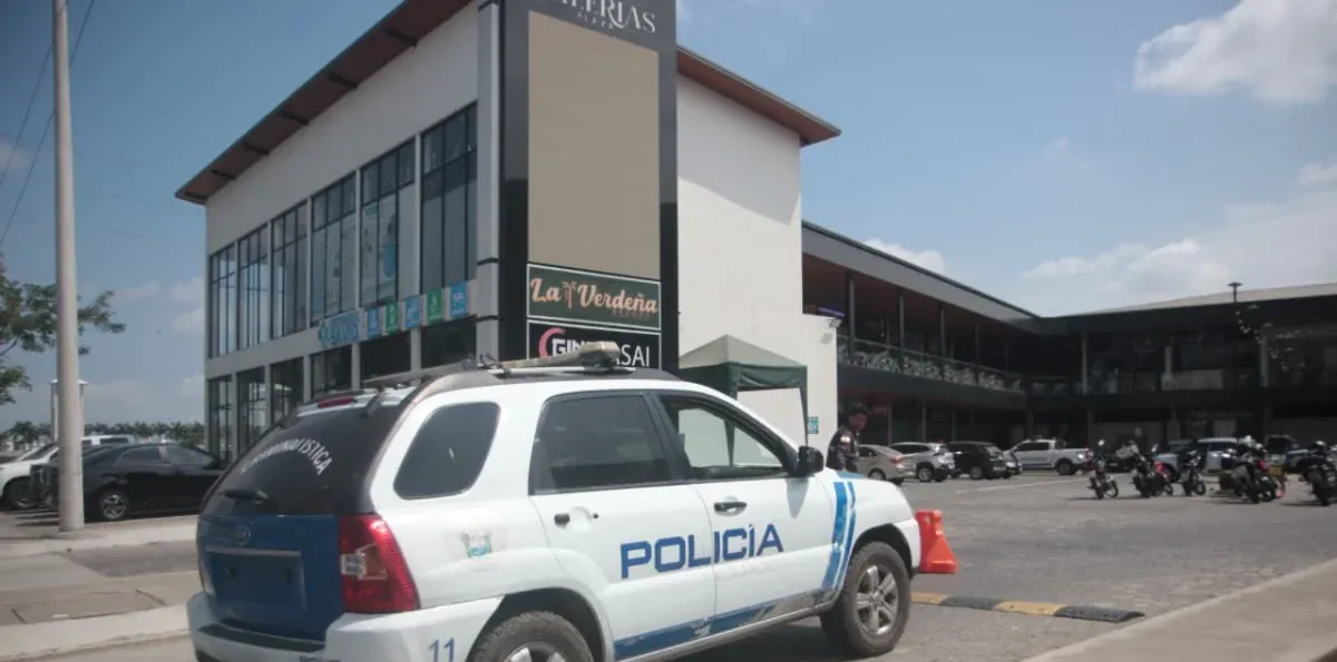 Dos nuevos ataques criminales en plazas comerciales sacuden a La Joya y Villa del Rey en La Aurora