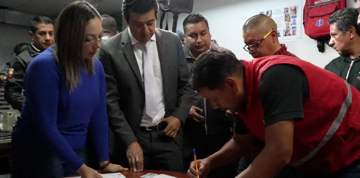 Funcionario del Ministerio de Educación irá a prisión; investigan cobros de hasta $5.000
