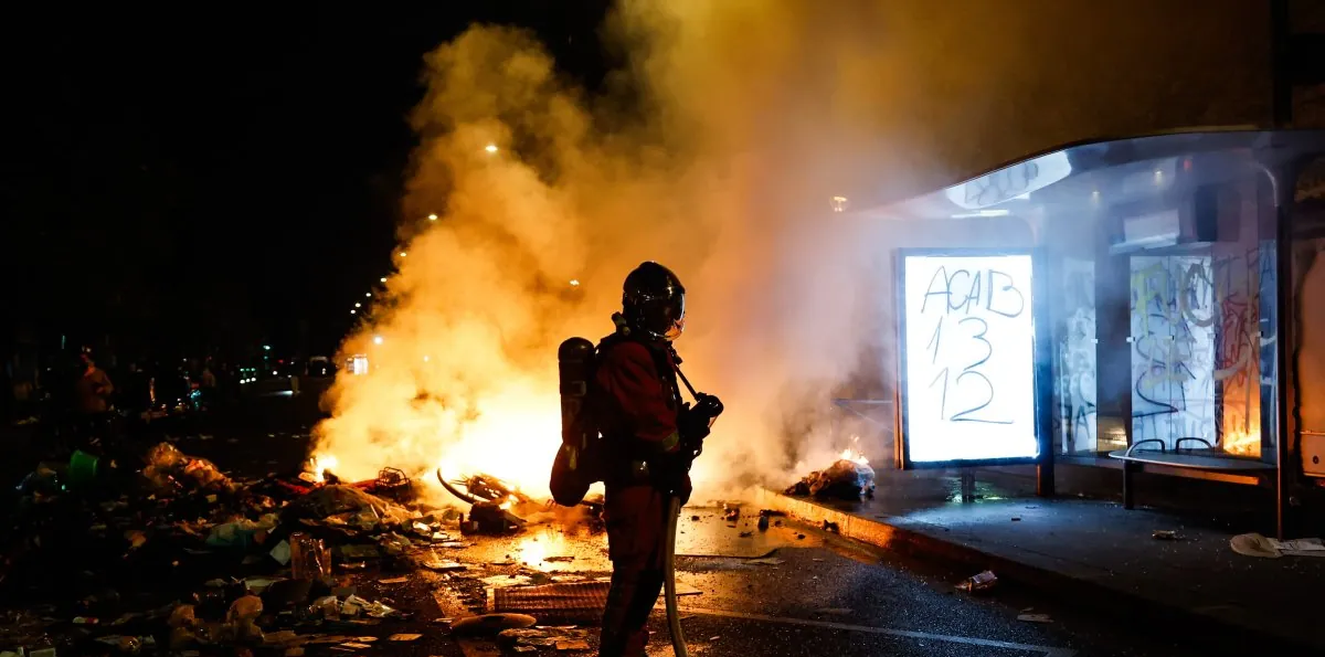 Caos en Francia: toque de queda, heridos y detenidos este 19 de octubre