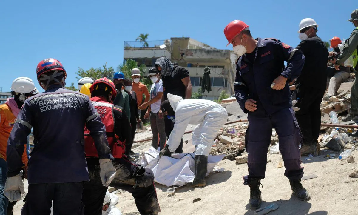Venezuela continúa con la búsqueda de cuerpos tras dos semanas del doble terremoto