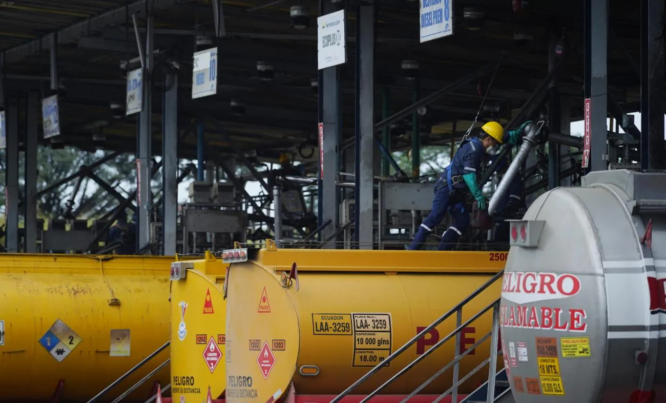 Combustibles en Ecuador habrían superado los 3,80 de dólares sin el ajuste al sistema de bandas en julio de 2026