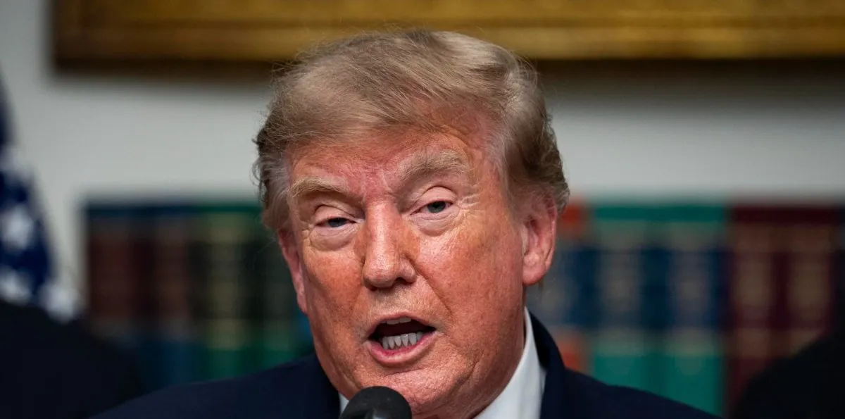 Trump anuncia una "guerra económica" contra Irán, que la tacha de "política fracasada"