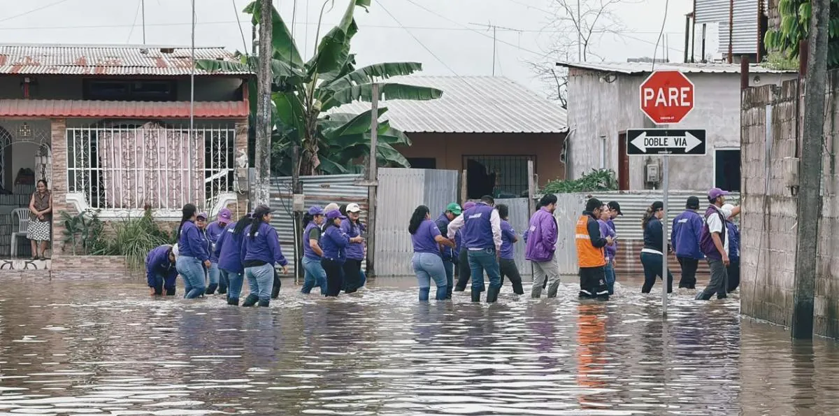 Desbordamientos de ríos y fuertes vientos causan daños en varias provincias de Ecuador