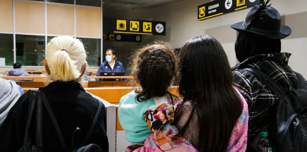 Llegan a Ecuador los restos de tres ecuatorianos fallecidos en el terremoto de Venezuela