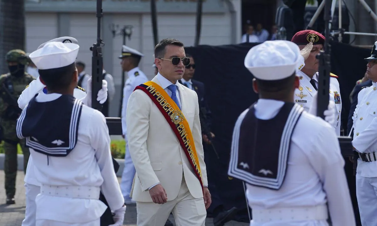 Daniel Noboa destacó el legado de la Armada en el aniversario del Combate Naval de Jambelí