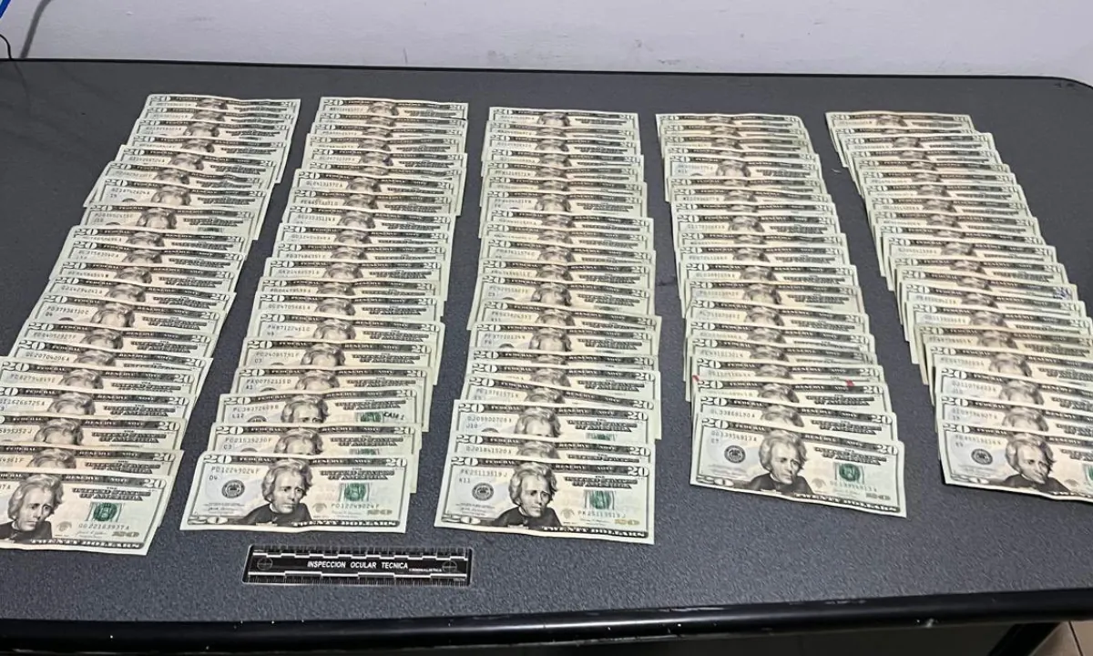 Ejército halla dinero en efectivo por 234 344 dólares en una caja fuerte en Cuenca