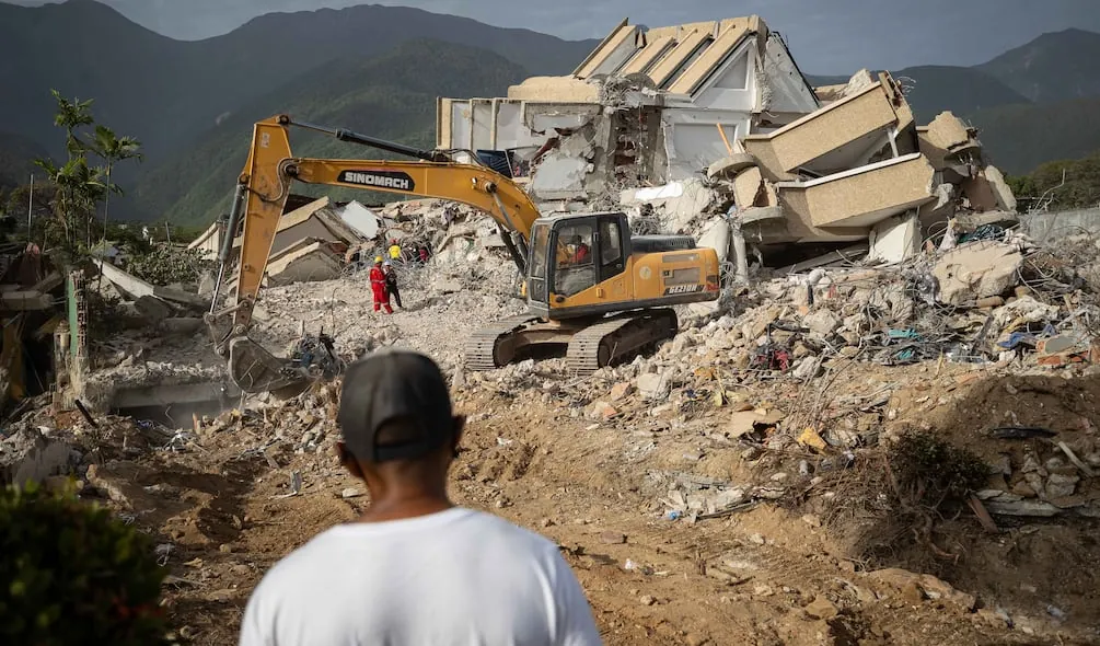 Venezuela intenta retomar la normalidad mientras avanza retirada de escombros en La Guaira